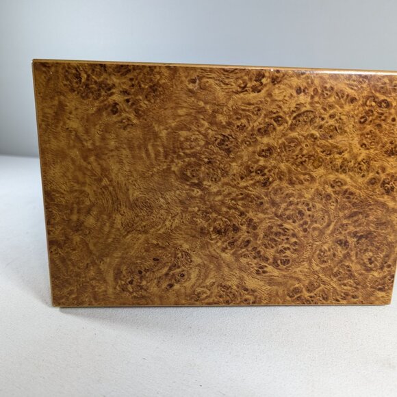 Minimalist Burl Maple cigar humidor, travel cigar storage box - Picture 5 of 10